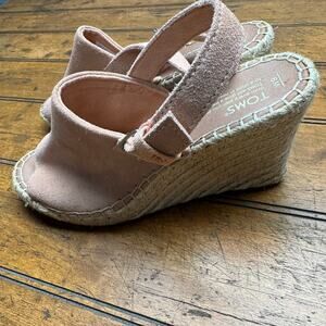 TOMS pink‎ suede strapped wedge sandals